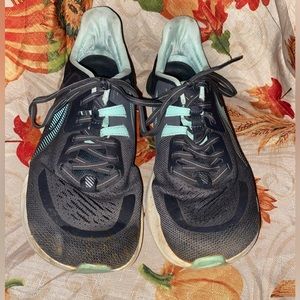Altra shoes women size 7